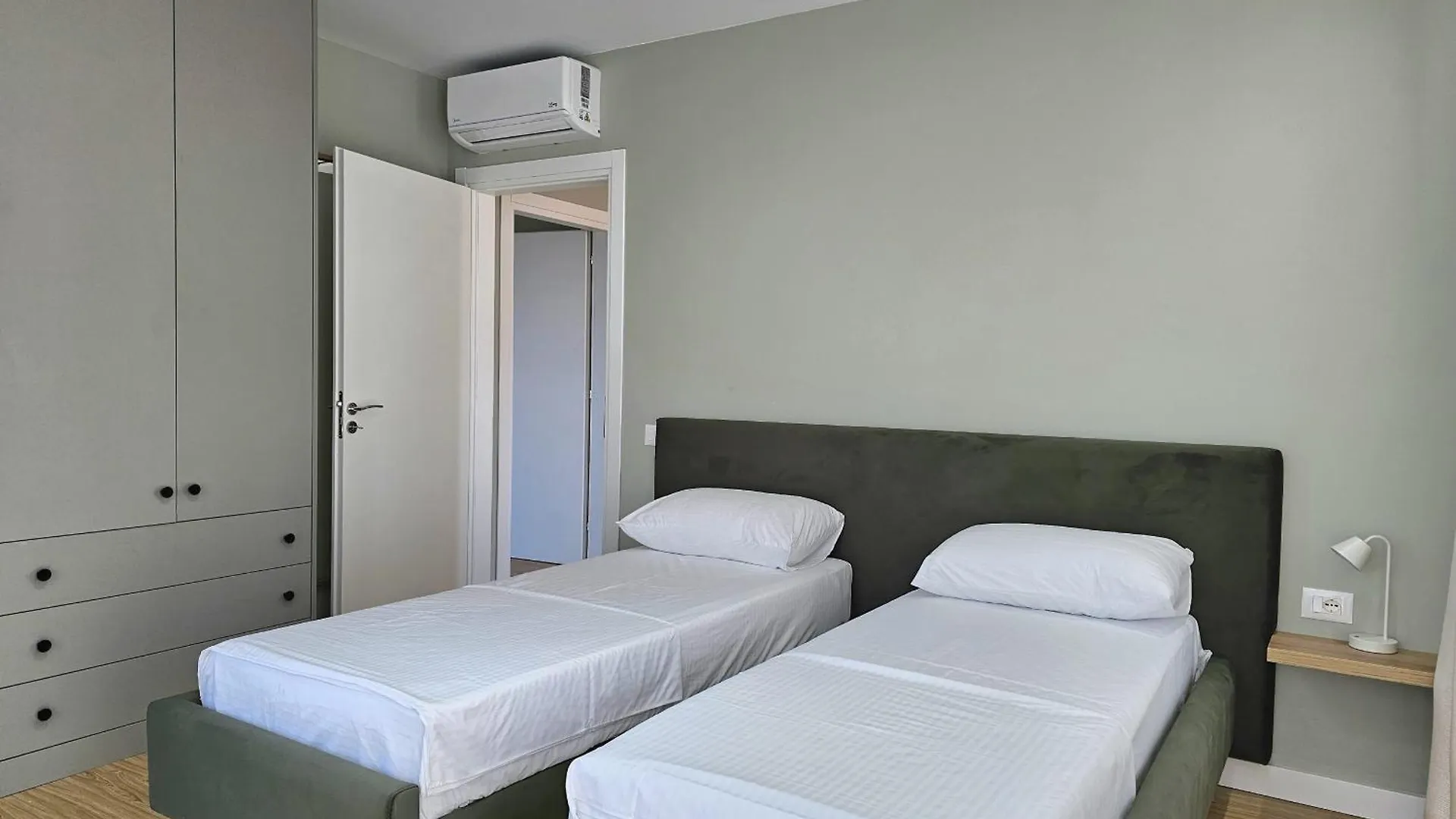 Pawel Apartment - 306 Saranda