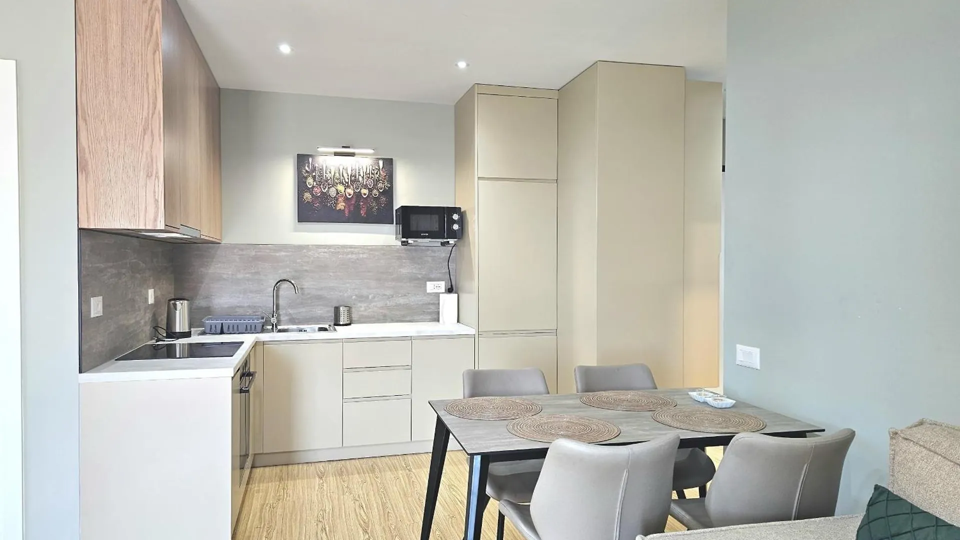 Pawel Apartment - 306 Saranda 0*,