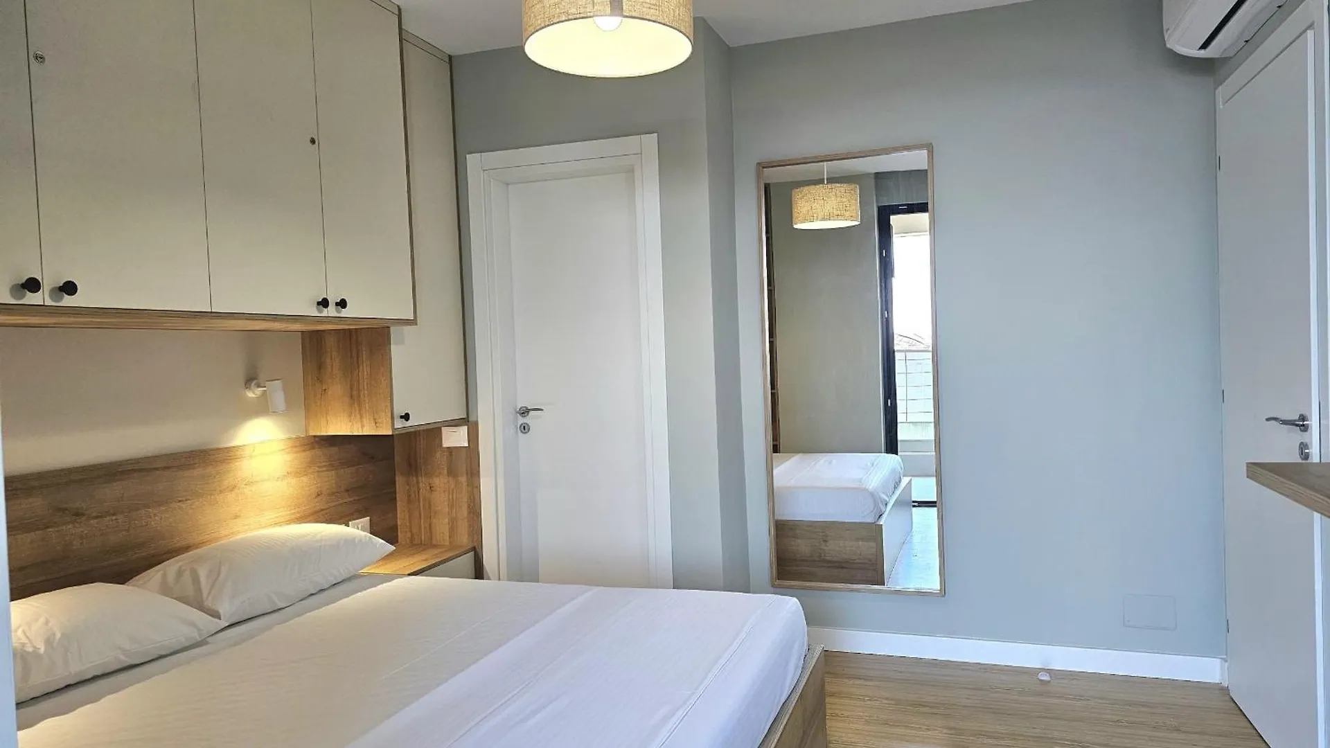 Pawel Apartment - 306 Saranda