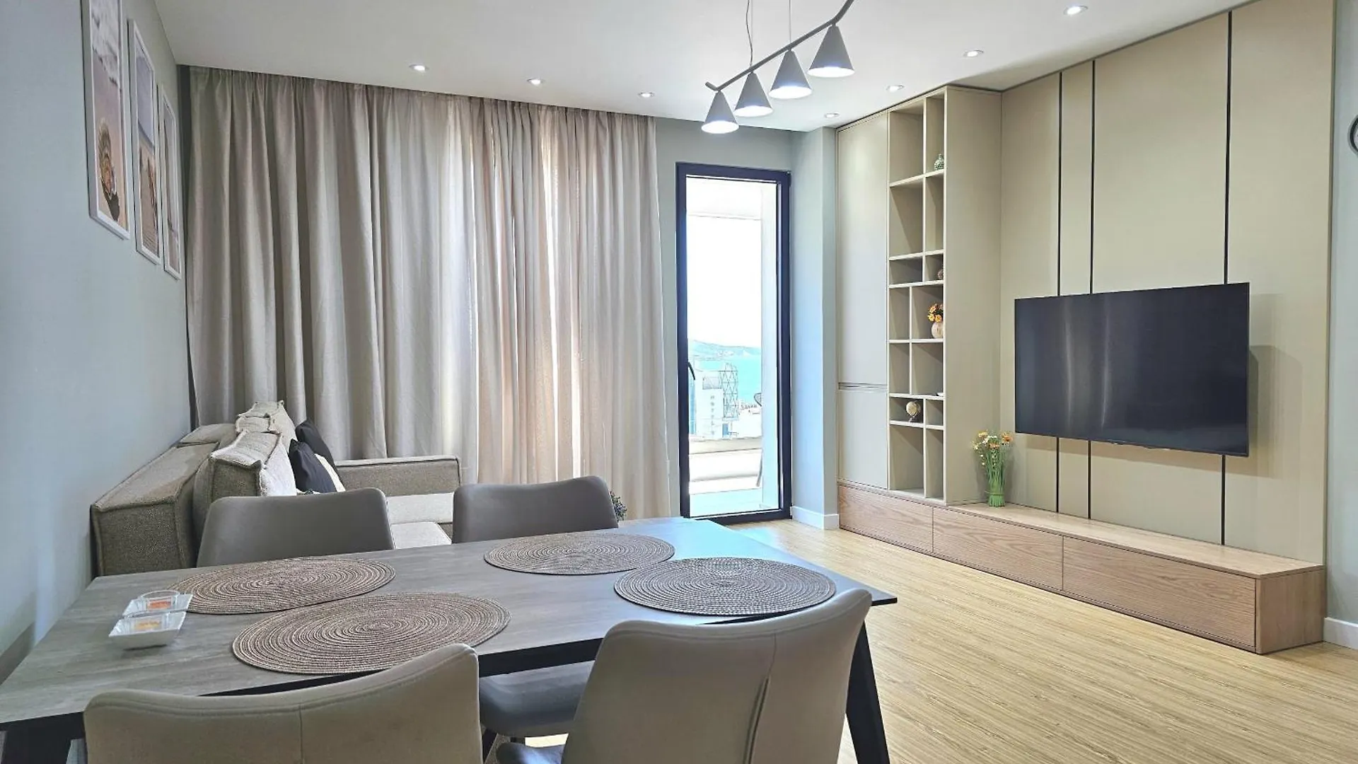 Pawel Apartment - 306 Saranda
